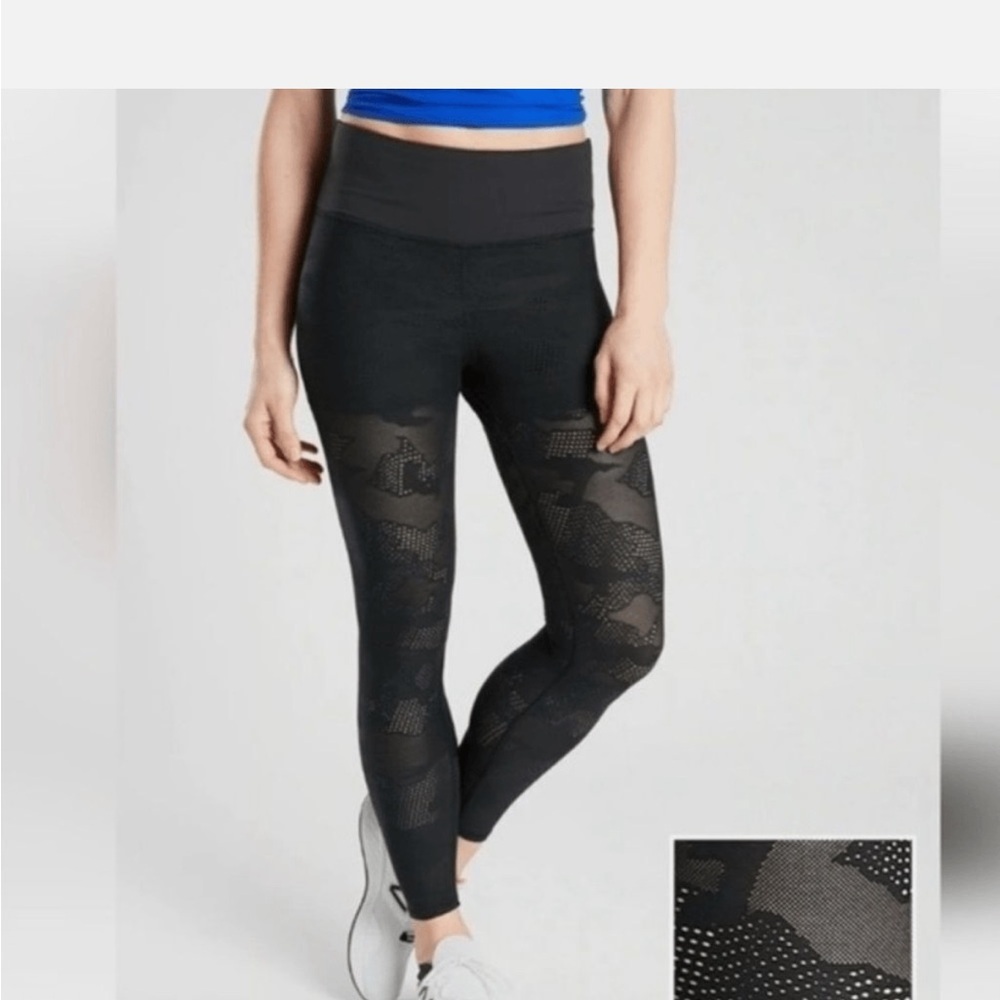 Athleta 7/8 phenom camo leggings